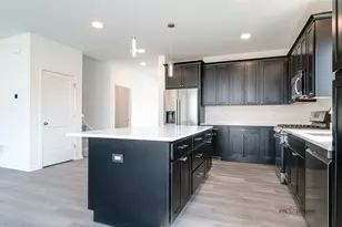 22106 W Casa Bella Vw, Kildeer, IL 60047 - Photo 4