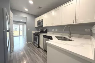 274 Sheffield Dr, Schaumburg, IL 60194 - Photo 4