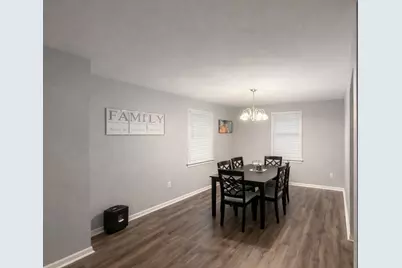 10043 S Oglesby Avenue, Chicago, IL 60617 - Photo 8