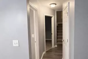 10043 S Oglesby Ave, Chicago, IL 60617 - Photo 6