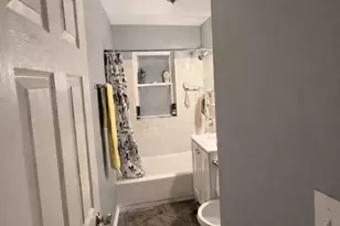 10043 S Oglesby Ave, Chicago, IL 60617 - Photo 2