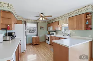 904 Cove Ave, Lockport, IL 60441 - Photo 6