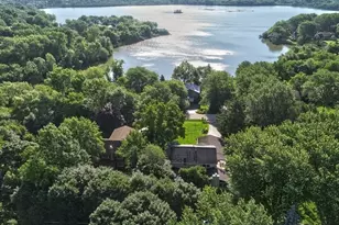 910 Division St, Barrington, IL 60010 - Photo 2