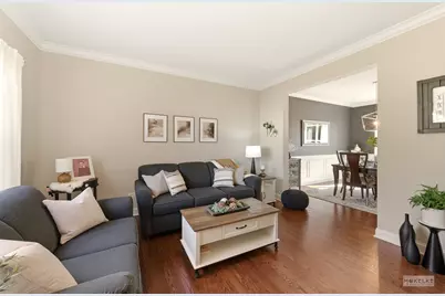 149 N Willowwood Drive, Oswego, IL 60543 - Photo 8