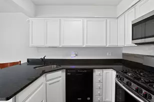 1336 Queensgreen Cir, Naperville, IL 60563 - Photo 16