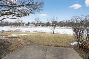 1336 Queensgreen Cir, Naperville, IL 60563 - Photo 32