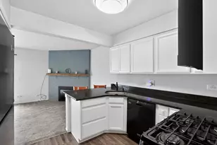 1336 Queensgreen Cir, Naperville, IL 60563 - Photo 14