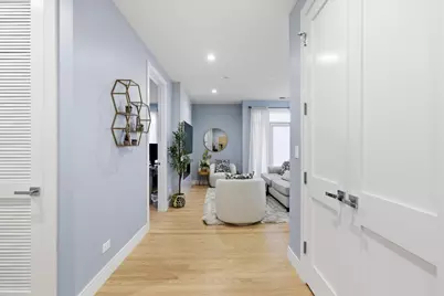 715 South Boulevard #301, Oak Park, IL 60302 - Photo 2