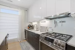 715 South Blvd, Oak Park, IL 60302 - Photo 8