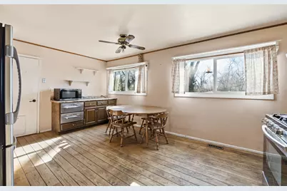 425 Walnut Drive, Streamwood, IL 60107 - Photo 4