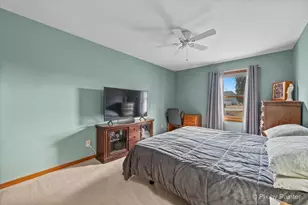 1689 Hilda Dr, Lake Holiday, IL 60552 - Photo 14