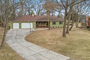 1689 Hilda Dr, Lake Holiday, IL 60552 - Photo 2