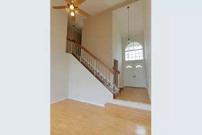 905 Sturnbridge Court, Schaumburg, IL 60173 - Photo 4