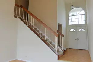 905 Sturnbridge Ct, Schaumburg, IL 60173 - Photo 4