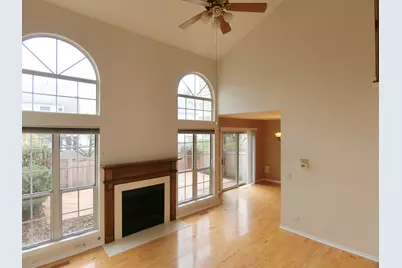 905 Sturnbridge Court, Schaumburg, IL 60173 - Photo 2