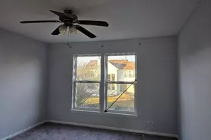 113 English Oak Ln, Streamwood, IL 60107 - Photo 8