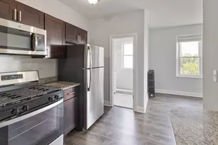 1608 W Sherwin Ave, Chicago, IL 60626 - Photo 2