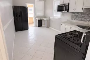 4925 W Henderson St, Chicago, IL 60641 - Photo 10