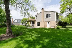 610 Pawnee Ln, Naperville, IL 60563 - Photo 18