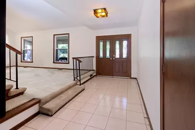 610 Pawnee Lane, Naperville, IL 60563 - Photo 2