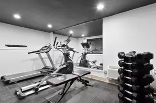 6758 N Sheridan Ave, Chicago, IL 60626 - Photo 10