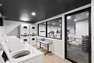 6758 N Sheridan Ave, Chicago, IL 60626 - Photo 12