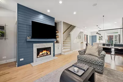 219 W Goethe Street, Chicago, IL 60610 - Photo 4