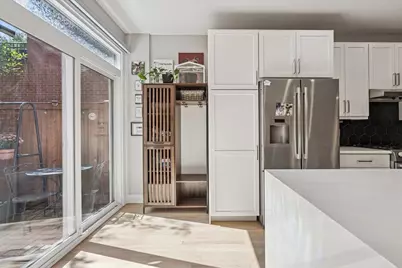 219 W Goethe Street, Chicago, IL 60610 - Photo 14