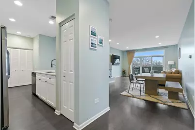 2040 W Belmont Avenue #405, Chicago, IL 60618 - Photo 2