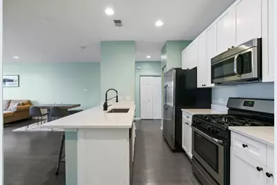 2040 W Belmont Avenue #405, Chicago, IL 60618 - Photo 4