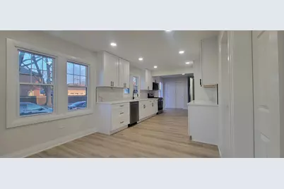 7501 W Winnemac Avenue, Harwood Heights, IL 60706 - Photo 2