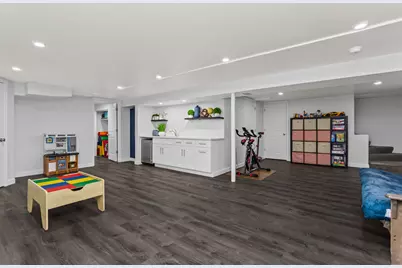 5738 Lyons Street, Morton Grove, IL 60053 - Photo 38