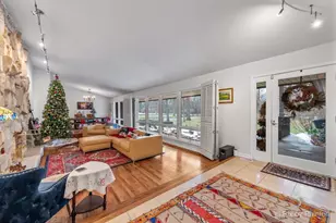 2655 Crestwood Ln, Riverwoods, IL 60015 - Photo 12