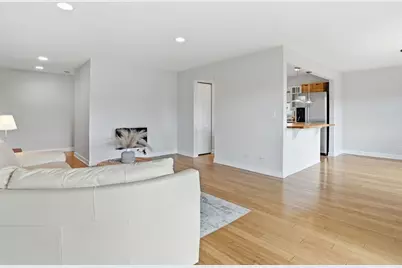 9332 Landings Lane #604, Des Plaines, IL 60016 - Photo 6