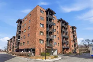 9332 Landings Ln, Des Plaines, IL 60016 - Photo 1