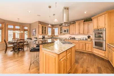 7245 W Lee Street, Niles, IL 60714 - Photo 8