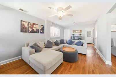 581 Charing Cross Road, Elk Grove Village, IL 60007 - Photo 4