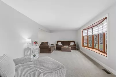 17807 Linden Drive, Tinley Park, IL 60487 - Photo 4