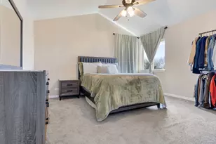 7 Elizabeth Ct, Lake in the Hills, IL 60156 - Photo 12