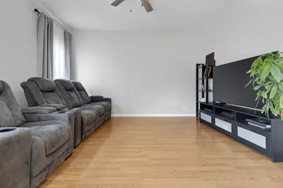 7 Elizabeth Court, Lake in the Hills, IL 60156 - Photo 8