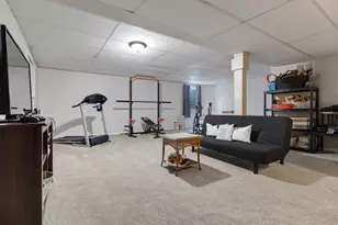 7 Elizabeth Ct, Lake in the Hills, IL 60156 - Photo 18