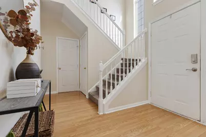 7 Elizabeth Court, Lake in the Hills, IL 60156 - Photo 2