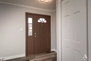 10956 S Nagle Ave, Worth, IL 60482 - Photo 6