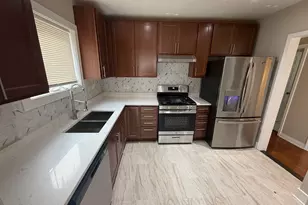 10154 S Calumet Ave, Chicago, IL 60628 - Photo 2