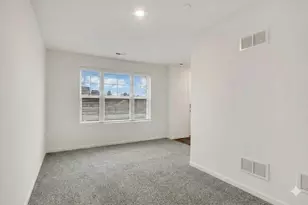 324 Basin Ct, Saint Charles, IL 60174 - Photo 2