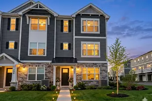 324 Basin Ct, Saint Charles, IL 60174 - Photo 1