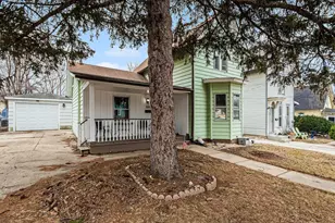 286 Villa St, Elgin, IL 60120 - Photo 2