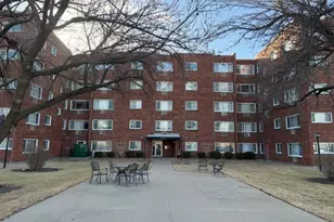 222 Madison St, Joliet, IL 60435 - Photo 8