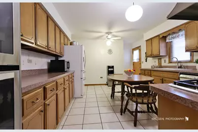 20W371 Diversey Avenue, Addison, IL 60101 - Photo 8