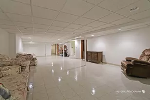 20W371 Diversey Ave, Addison, IL 60101 - Photo 20